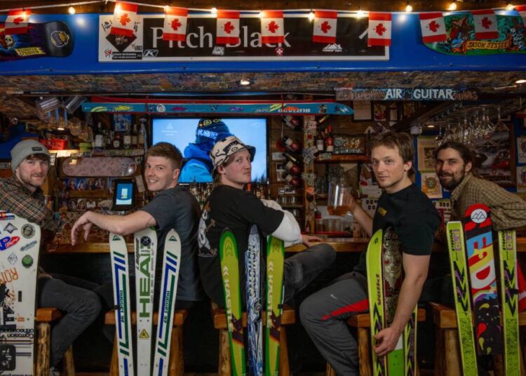 Roqueiros de Revelstoke finalizando novo EP após destaque da música da NHL