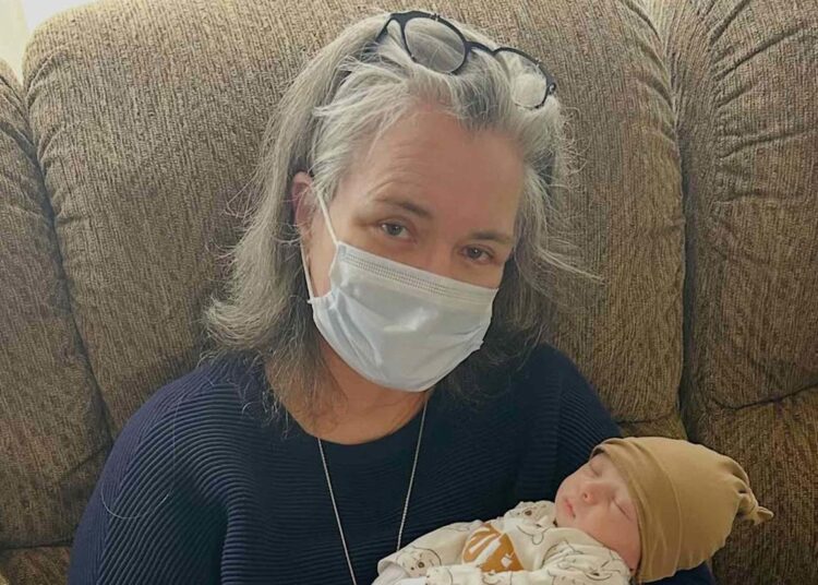Rosie O'Donnell conta o momento em que conheceu seu neto recém-nascido pela primeira vez: 'Melhor dia de todos'