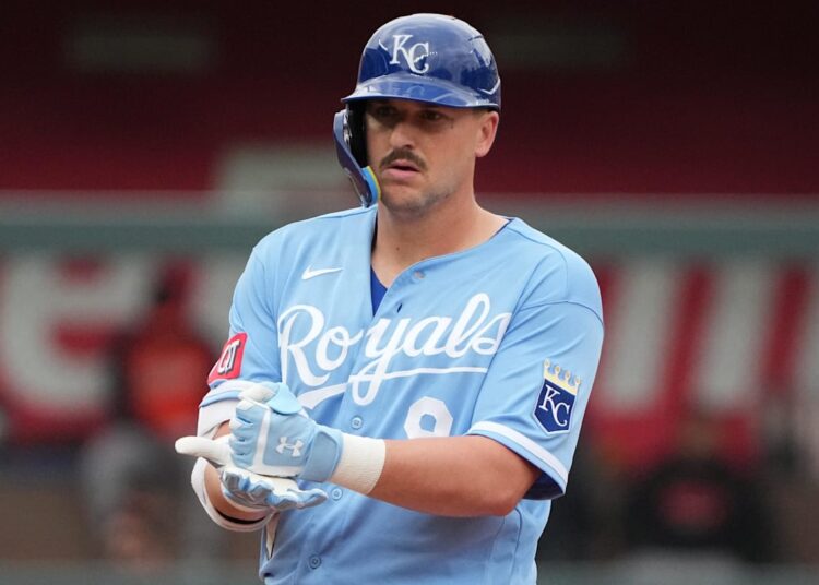 Royals News: atualização de Vinnie Pasquantino, status de Carlos Estévez, Randal Grichuk DFA