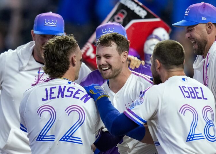Royals apresentam grande retorno à varredura da Cap Series no pandemônio