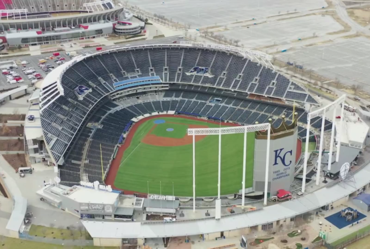 Royals aumenta o tempo de jogo devido a riscos climáticos severos na área metropolitana de KC