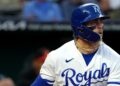 Royals perdem uma batalha ofensiva por 8-6