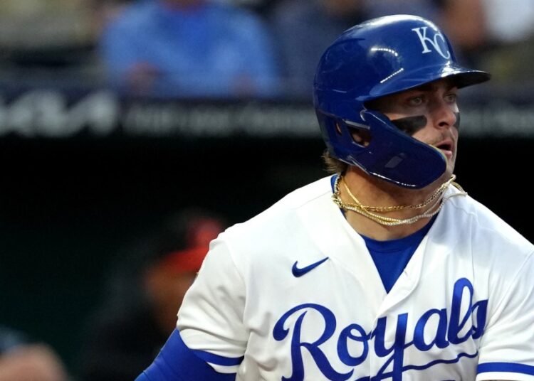 Royals perdem uma batalha ofensiva por 8-6