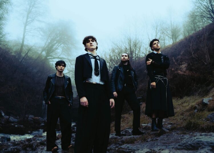 SINCE 2000 lança videoclipe oficial do novo single '𝗡𝗼𝘀𝗳𝗲𝗿𝗮𝘁ũ' – R ock 'N' L oad