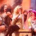 Sabrina Carpenter destaca o impacto da comunidade Queer na música pop