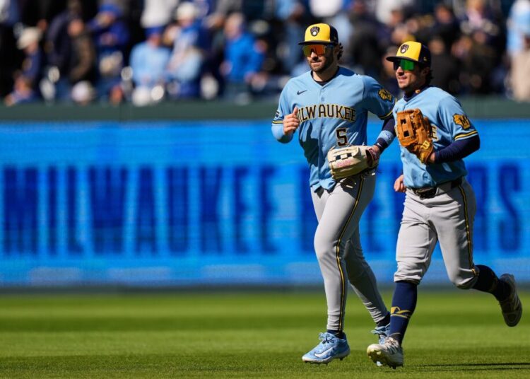 Sal Frelick deixa o segundo jogo dos Brewers contra o Royals