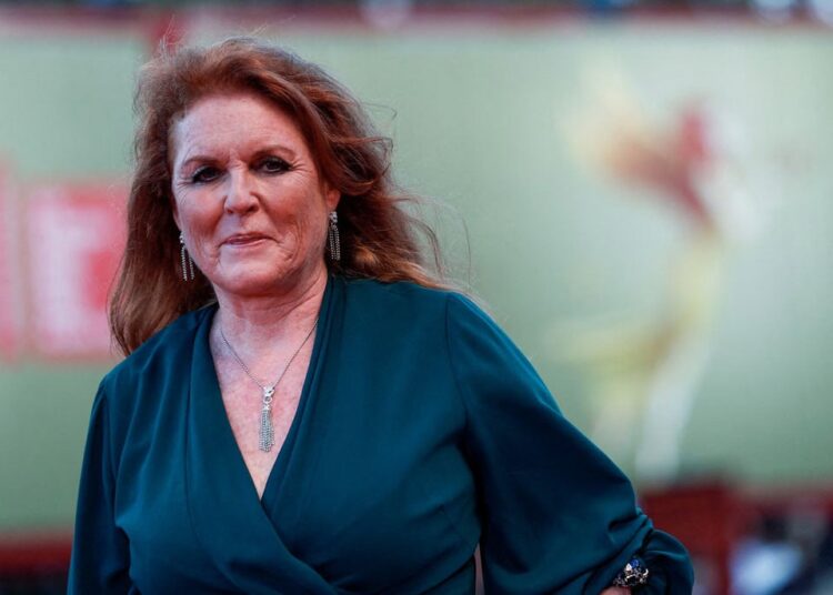 Sarah Ferguson se sente no direito de reclamar do comportamento da família real
