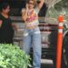 Shakira se junta ao grupo de celebridades trazendo de volta camisetas gráficas em 2026