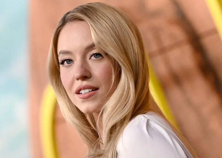 Sydney Sweeney estreia novo anúncio da American Eagle após reação de 'bons jeans'