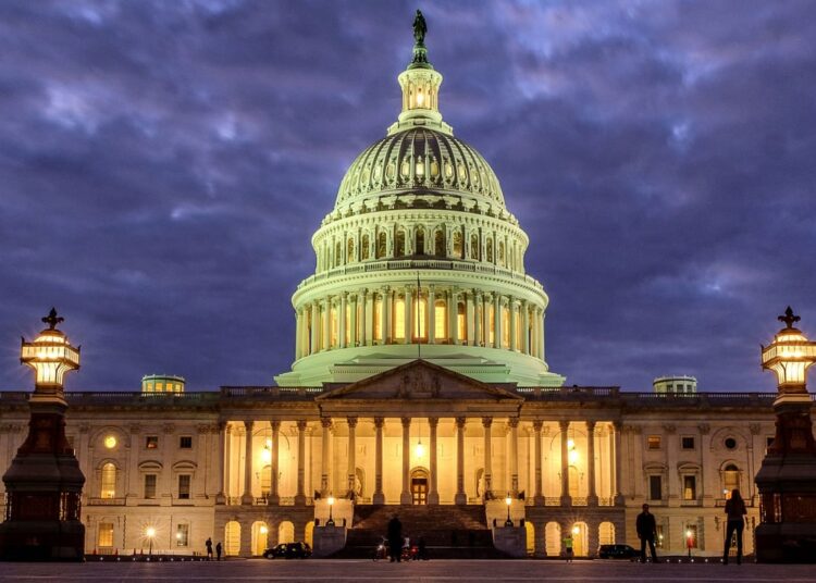TMZ em DC: como a equipe do Congresso está se preparando para a descida do meio de fofoca em Washington