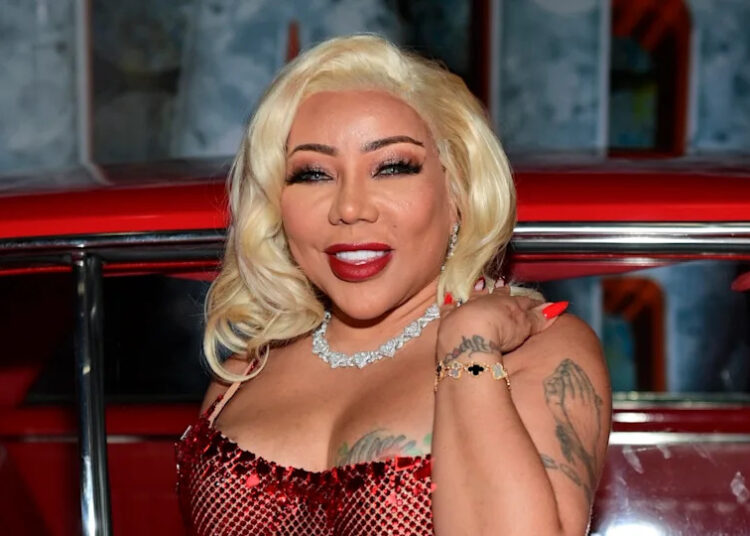 Tiny Harris relembra a troca de números com a TI depois que ele a seguiu até Victoria's Secret