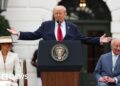 Trump relembra sua mãe escocesa descrevendo o jovem príncipe Charles como 'fofo'