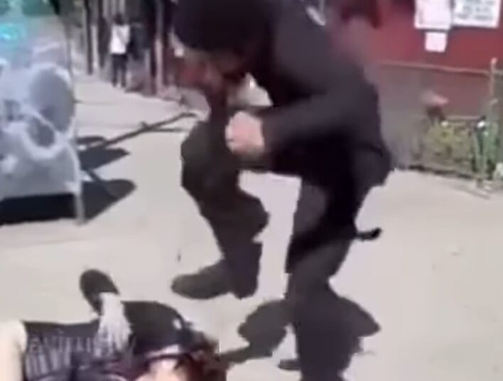 Uma garota de Nova York brutalmente pisoteada por um adolescente recebeu repetidamente vídeos de seu ataque por algozes sem coração