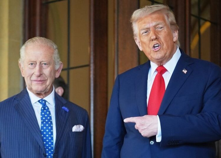 Uma reinicialização real? Será que o rei Charles conseguirá encantar Trump em meio às tensões EUA-Reino Unido?