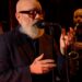 Veja Michael Stipe estreando nova música ‘The Rest of Ever’ em ‘Colbert’