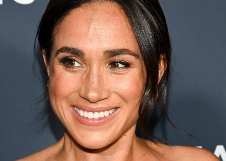 'Verdadeiro motivo' Meghan Markle tira fotos da nuca das crianças | Real | Notícias
