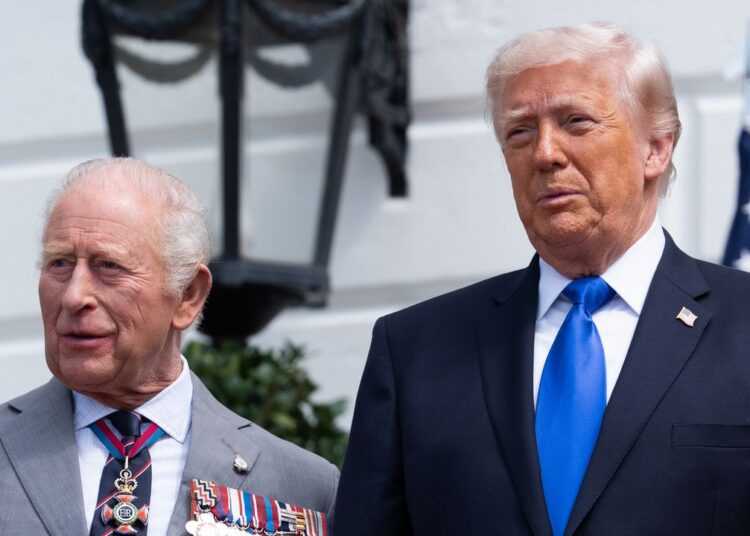 Visita do rei Charles revela que Trump gostaria de ser real