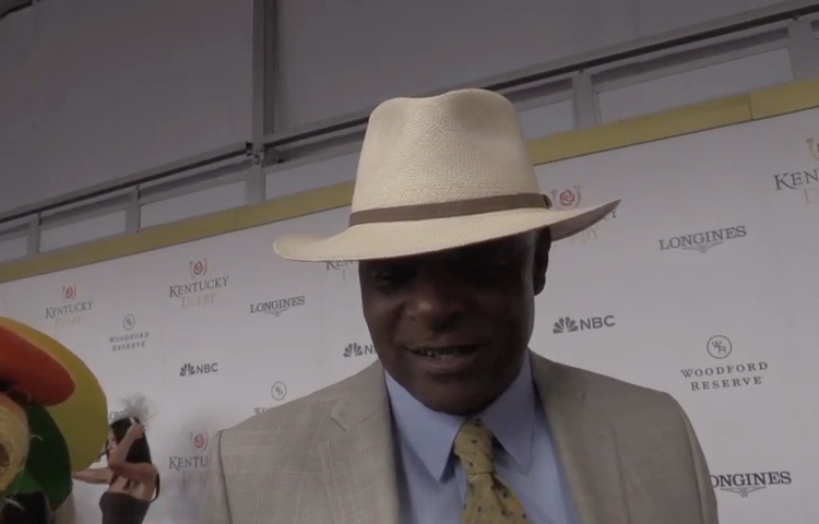Warren Moon e Bob Guiney vistos no Jeff Ruby's no centro de Louisville