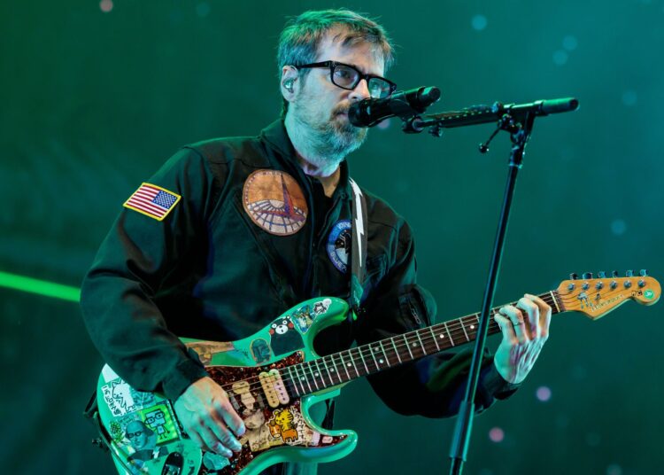 Weezer compartilha o novo single ‘Shine Again’ produzido por Kenny Beats