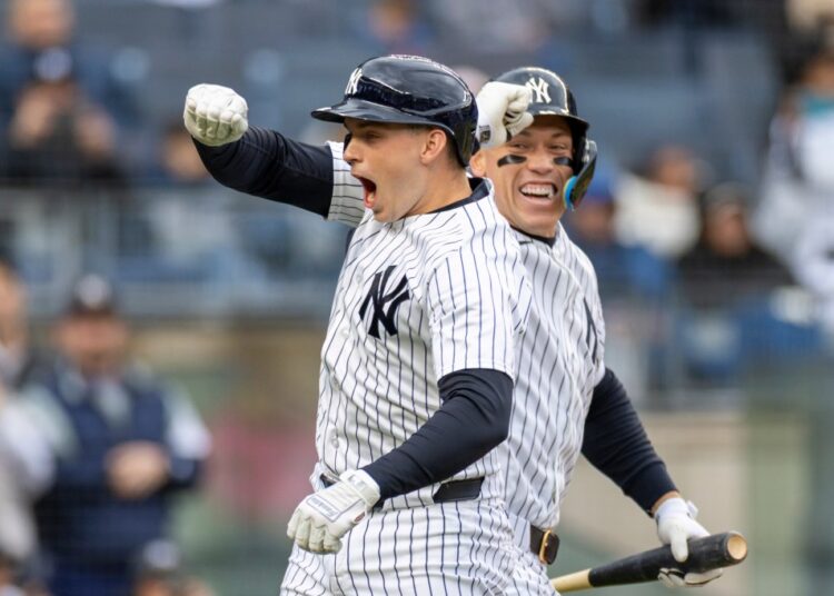 Yankees demolem Royals para finalizar a raspagem