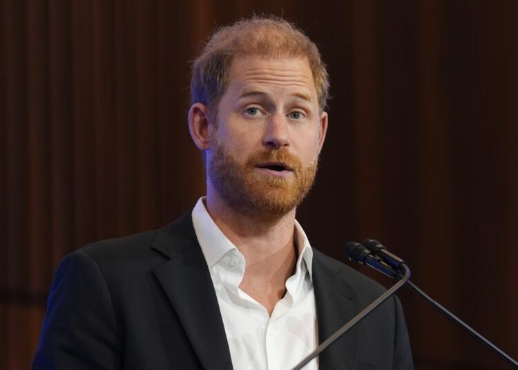 ‘Os britânicos estão fartos deles’: Harry e Meghan estão perto de perder o título, sugere o biógrafo real