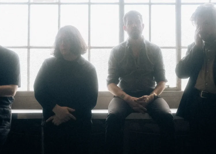 14 novas músicas lançadas hoje para ouvir: Gilla Band, Cornelius e mais