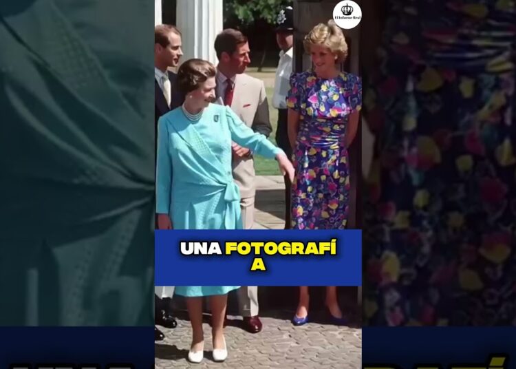 Diana destrozó a Carlos con una sola fotografía. #realeza #camilla #diana #reycarlos