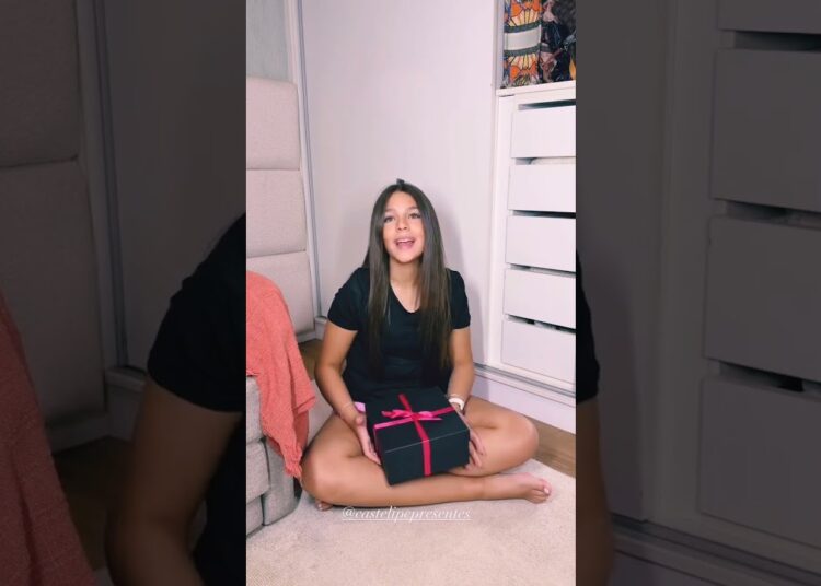 Maria Sofia, neta de Leonardo, ganha presente especial de fãs de Ana Castela e Zé Felipe 🎁✨