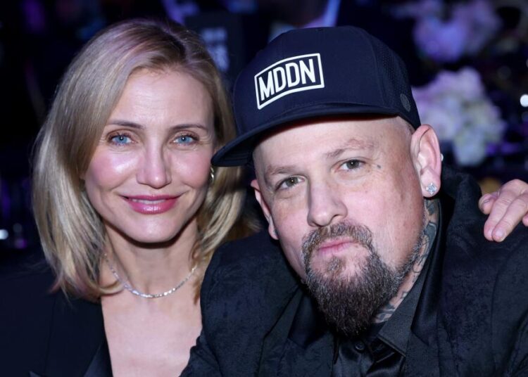 Cameron Diaz e Benji Madden dão as boas-vindas ao terceiro bebê, filho Nautas