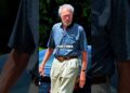 CLINT EASTWOOD GANHAVA 90 MILHÕES DE DÓLARES POR ANO! #celebridades #hollywood #curiosidades #brazil