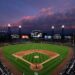 Torcedor hospitalizado após cair no bullpen no Rate Field durante o jogo do White Sox e Royals