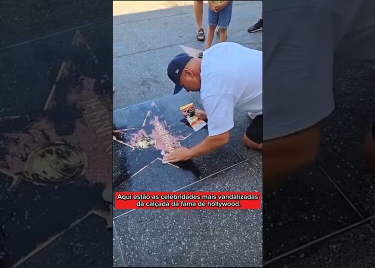 Aqui estão as celebridades mais vandalizadas da calçada da fama de hollywood. #brasil #shorts