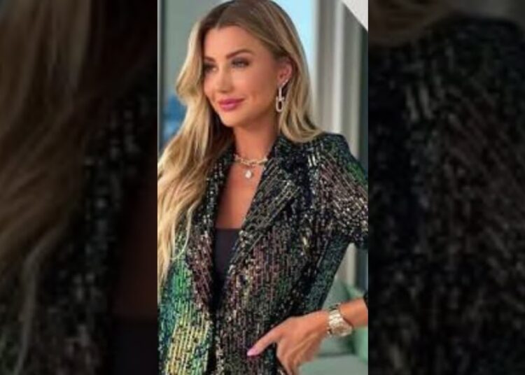 ANA PAULA SIEBERT JUSTUS SURPREENDEU A INTERNET  #entretenimento  #internet  #viralizou