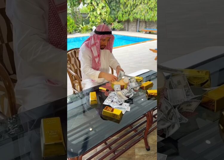 Why Sheikh Families Rush to the Sea Every Friday 😱 #dubai #shortsvideo