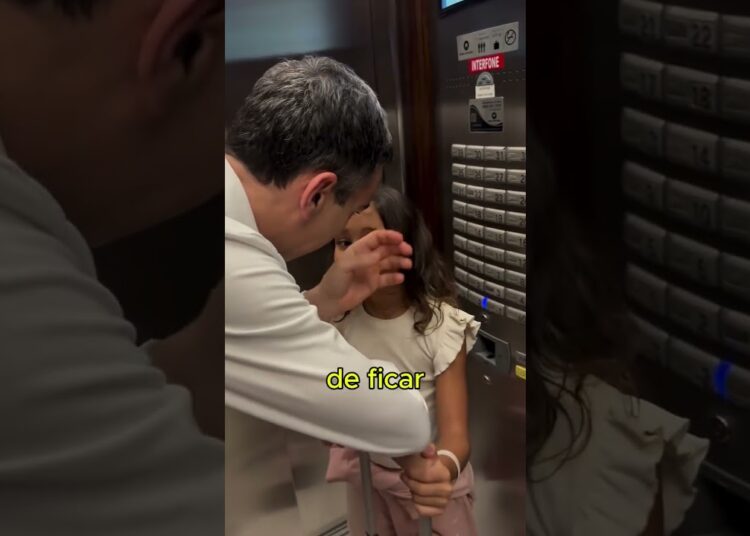 TRALLI EMOCIONA A WEB AO CONSOLAR FILHA #famosos #celebridades #noticias  #fofoca
