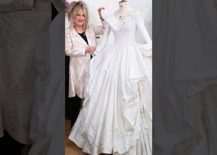El vestido secreto de Princess Diana: historia, misterio y diseño icónico  #familiareal #shorts