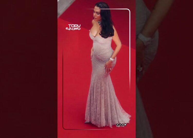 جورجينا تخطف الأنظار في مهرجان كان بطقم المجوهرات الفخم ✨