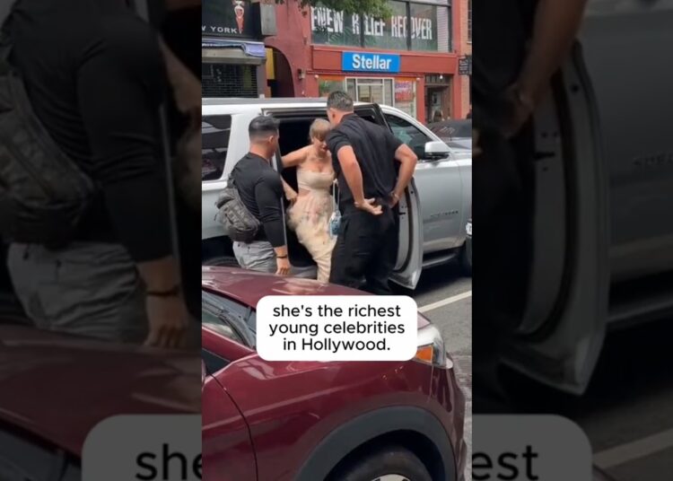 she’s the richestyoung celebritiesin Hollywood.