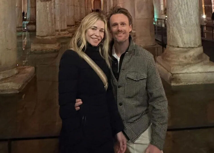 Chelsea Handler revela que ela e o namorado 'Cowboy' mais novo que conheceu em Las Vegas se separaram após 6 meses