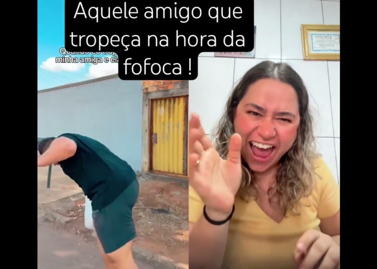 caindo na hora da fofoca  #humor #dublagemdeboche #duet #encenacao #viral #funny #memes