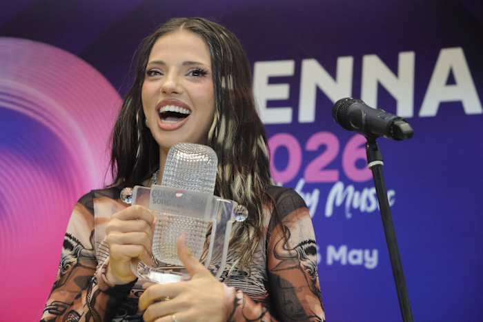 A Bulgária dá à vencedora da Eurovisão, Dara, uma grande recepção ao regressar a casa