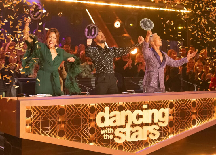 A jogadora de Savannah Banana se junta ao elenco de DWTS. Quem mais está dançando?