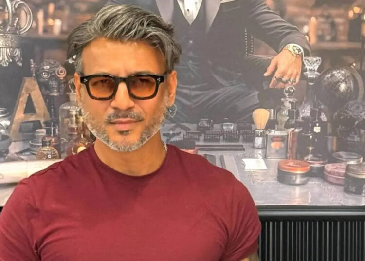Aalim Hakim se recusa a trabalhar com celebridades cujos empresários 'maltratam' os membros da tripulação; Kajol, Bobby Deol e Arjun Rampal reagem