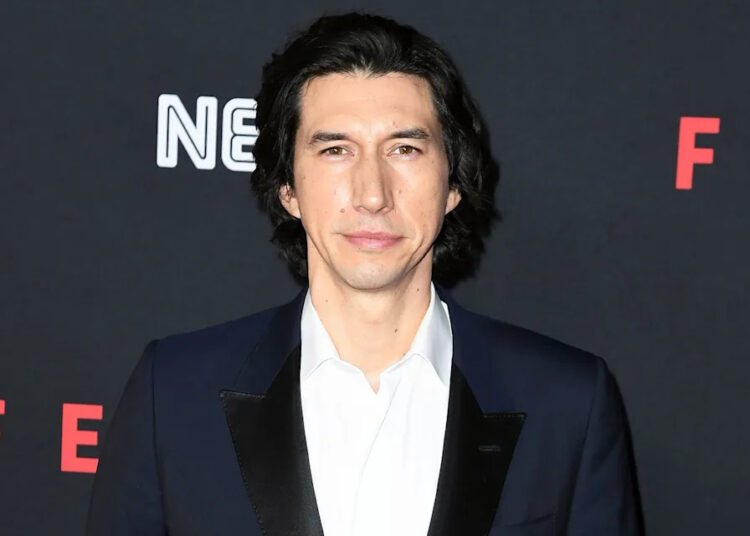 Adam Driver tem uma resposta atrevida quando solicitado a comentar o livro bombástico de Lena Dunham