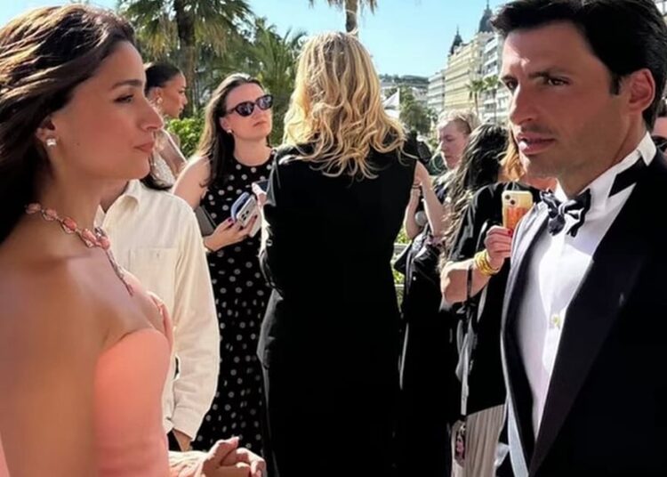 Alia Bhatt e Carlos Sainz Jr. se encontram em Cannes