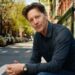 Andrew McCarthy detalha como Cheers o ajudou a ficar sóbrio