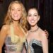 Anne Hathaway apelidada de 'garota malvada' depois da foto de Blake Lively no Met Gala