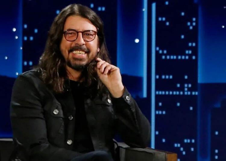 Aprenda a fritar (asas): Foo Fighters aparecerá no 'Hot Ones Versus'