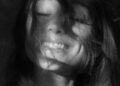 Ariana Grande revela capa e data de lançamento do álbum 'Petal'