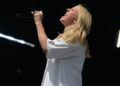 Assista Ellie Goulding estrear o novo single ‘Black Prada Dress’ no Big Weekend da Radio 1